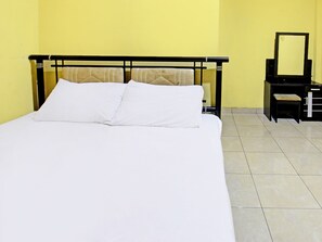 Economy Double Room | Free WiFi, bed sheets