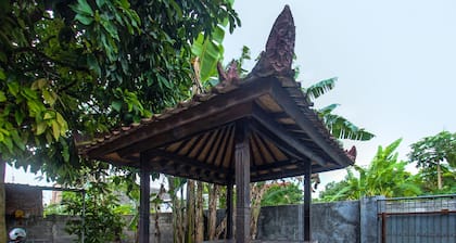 Hotel O Kos Agi Mataram Near Masjid Hissoh Al-Faham