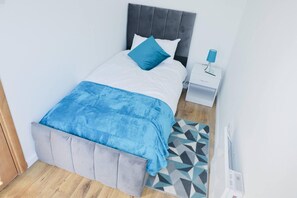 Apartment, Multiple Beds | 2 bedrooms, iron/ironing board, free WiFi, bed sheets - Cosy 2-bed Apartment in London (London)