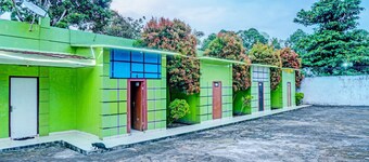 OYO 92405 Evergreen Hotel & Resto Near GARDU INDUK MUARA DUA