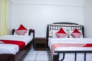 Superior Suite | Desk, laptop workspace, free WiFi, bed sheets - Collection O 1401 Hotel MayaNearKetapang Satu Beach (Kupang)
