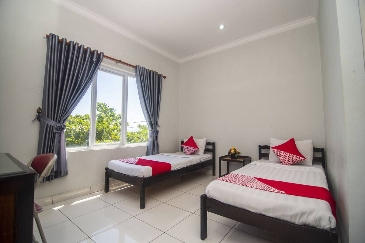 Deluxe Twin Room | 1 bedroom, desk, laptop workspace, free WiFi