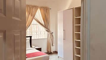 Luxury Room | Pillow-top beds, free WiFi, bed sheets