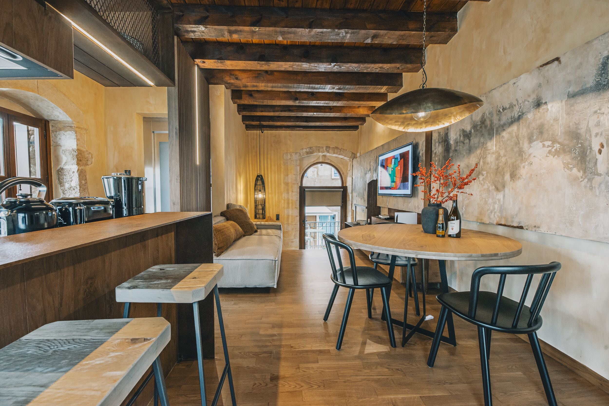 Executive Suite | 1 bedroom, in-room safe, soundproofing, iron/ironing board