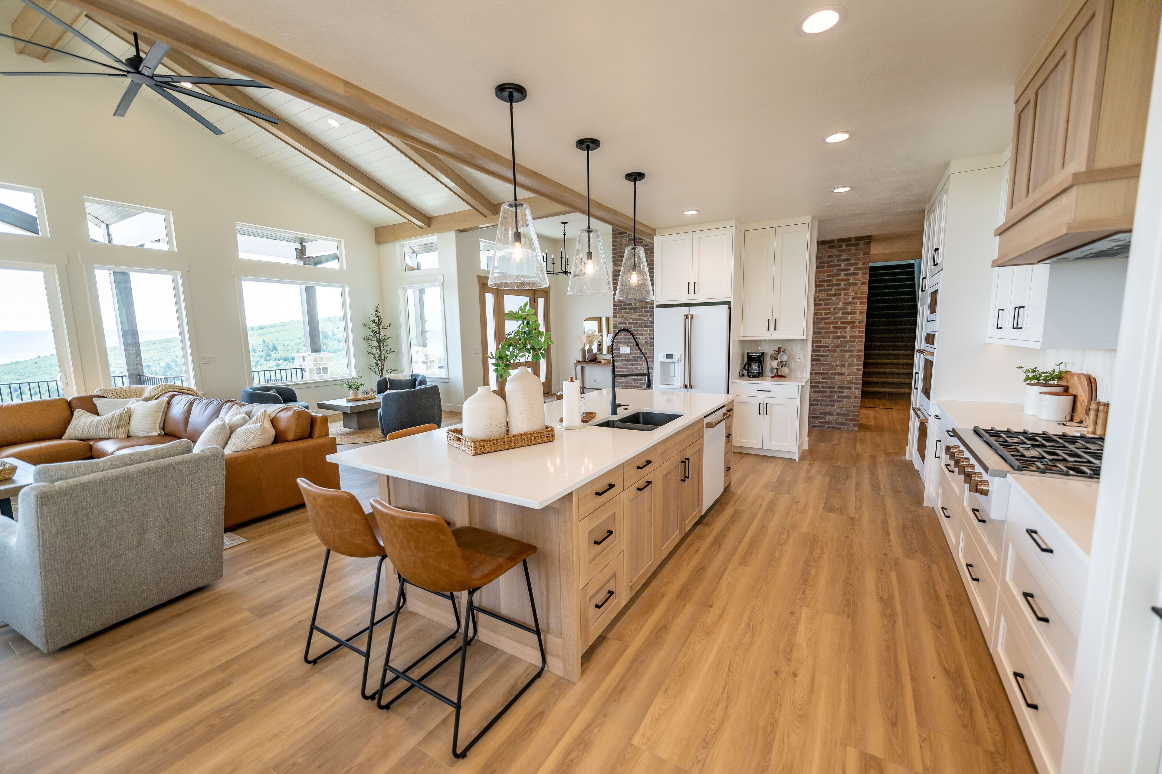 New for 2023! Come stay at The Hideout w/private hot tub!