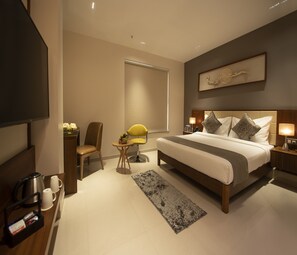 豪華客房 | 書桌、摺床/加床 (收費)、免費 Wi-Fi、床單