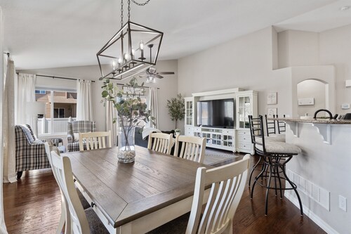 Games & Gathering Retreat – Hot Tub Fun