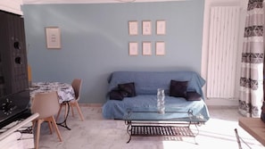 TV - T2 new, cap d'antibes, very comfortable, terrace, air conditioning, PK (Antibes)