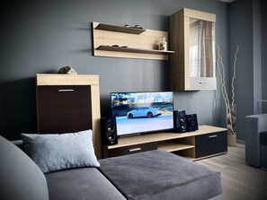 Smart TV - BAIO Apart Sapphire (Libiaz)