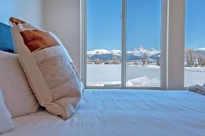3 bedrooms, iron/ironing board, free WiFi, bed sheets - Teton Homestead: Ski Targhee w/ Hot Tub & Views (Tetonia)