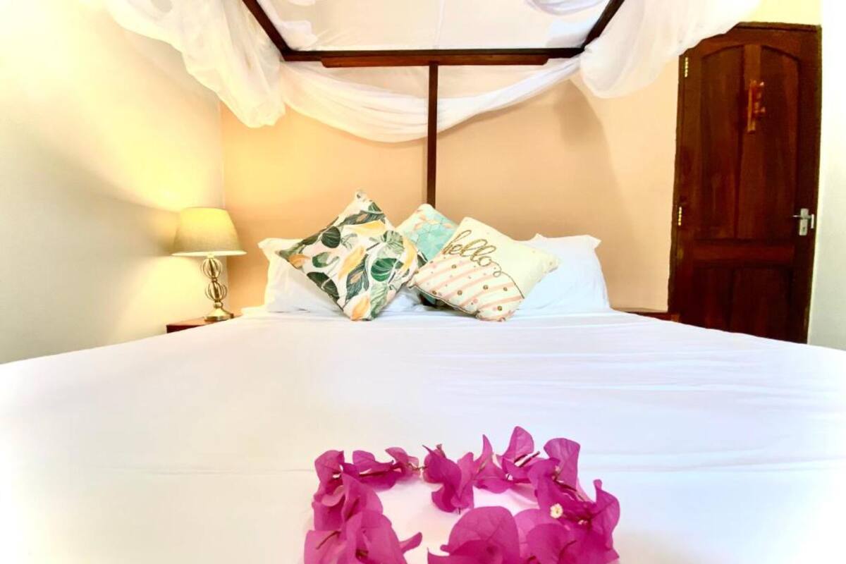 Standard Room | Desk, laptop workspace, free WiFi, bed sheets