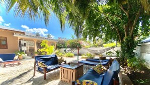 Living area - Villa Orchid Beach Guest House (Bwejuu)