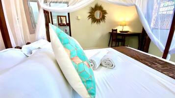 Deluxe Double Room | Desk, laptop workspace, free WiFi, bed sheets