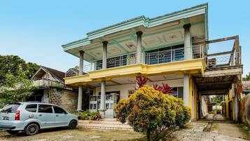 Mặt tiền nơi lưu trú