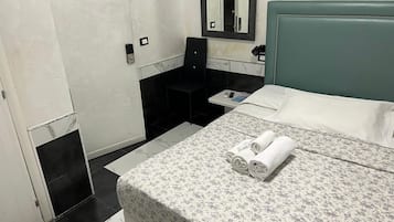 Cofres nos quartos, escrivaninha, Wi-Fi de cortesia