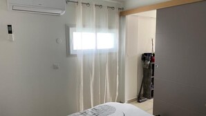 1 bedroom, bed sheets