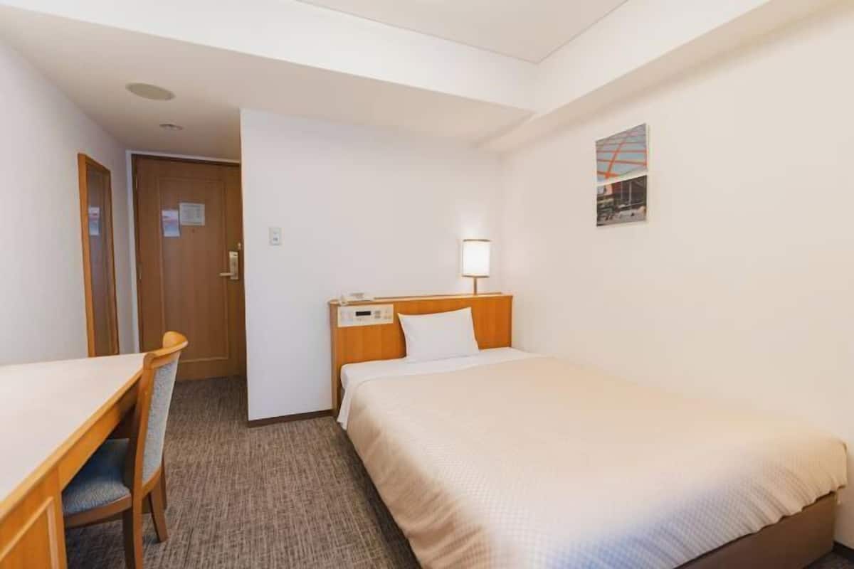 In-room safe, desk, laptop workspace, blackout curtains