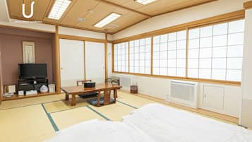 Habitación básica, futón | Caja de seguridad en la habitación y escritorio