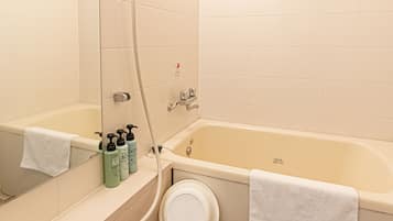 Superior Double Room | Bathroom | Hair dryer, slippers, bidet, towels