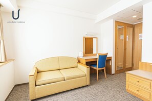 Phòng Premium | Két bảo mật tại phòng, bàn, khu vực làm việc phù hợp cho laptop 