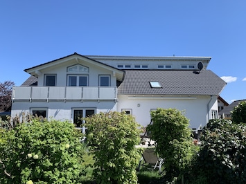 Haus Sonnenschein / Hinten / Garten