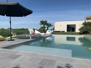 Outdoor pool, a heated pool - L'aparté D'eliette (Merville)