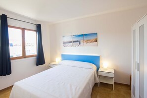 Appartement, 2 chambres, terrasse, rez-de-chaussée | Fer et planche à repasser, Wi-Fi gratuit