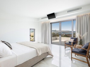 2 chambres, coffres-forts dans les chambres, fer et planche à repasser