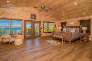 2 bedrooms, iron/ironing board, free WiFi, bed sheets - Rustic Mountain View: Mtn Views! Resort Pool, Wi-Fi, Hot Tub, Games, near Attractions (Sevierville)