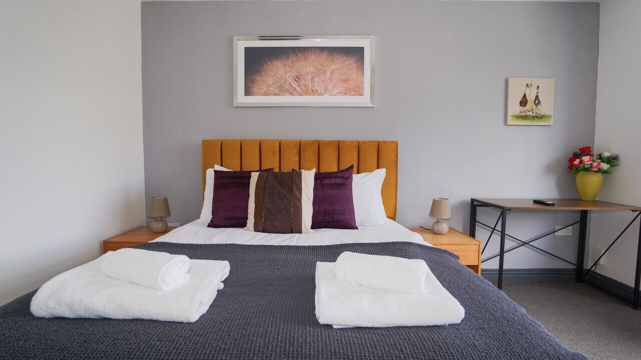 E2M Stays Slough 5Bed Spacious House Free Parking