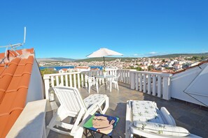 Property grounds - STELLA 2 - Stylish Retreat Near the Beach in Okrug Gornji (Okrug Gornji)