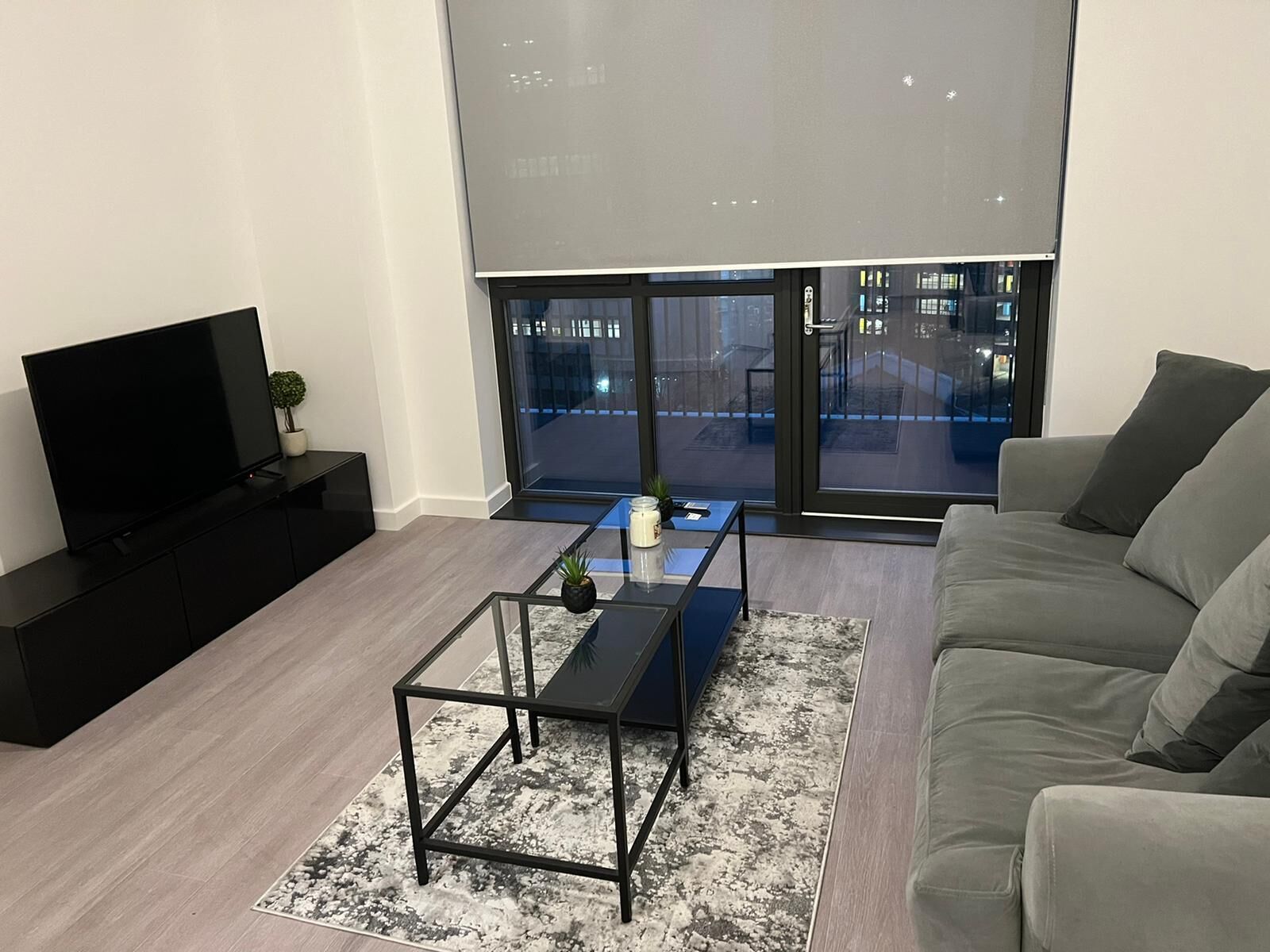 Apartment, 1 Queen Bed | Living area