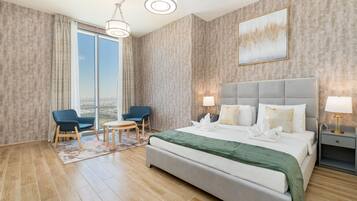 Panoramic Apartment | 2 bedrooms, in-room safe, individually decorated, individually furnished