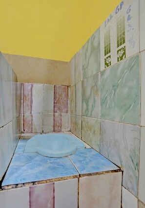 Economy-Doppelzimmer | Badezimmer