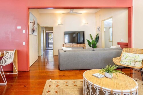 The Normanby - For the traveller on a budget