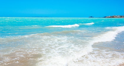 Absolute beachfront - and your own private swimming pool!?
