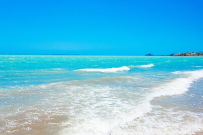 Absolute beachfront - and your own private swimming pool!?