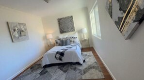 2 habitaciones, tabla de planchar con plancha, wifi y ropa de cama 