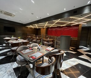 Restaurant - Morvee Hotels Alipore Kolkata (Kolkata)