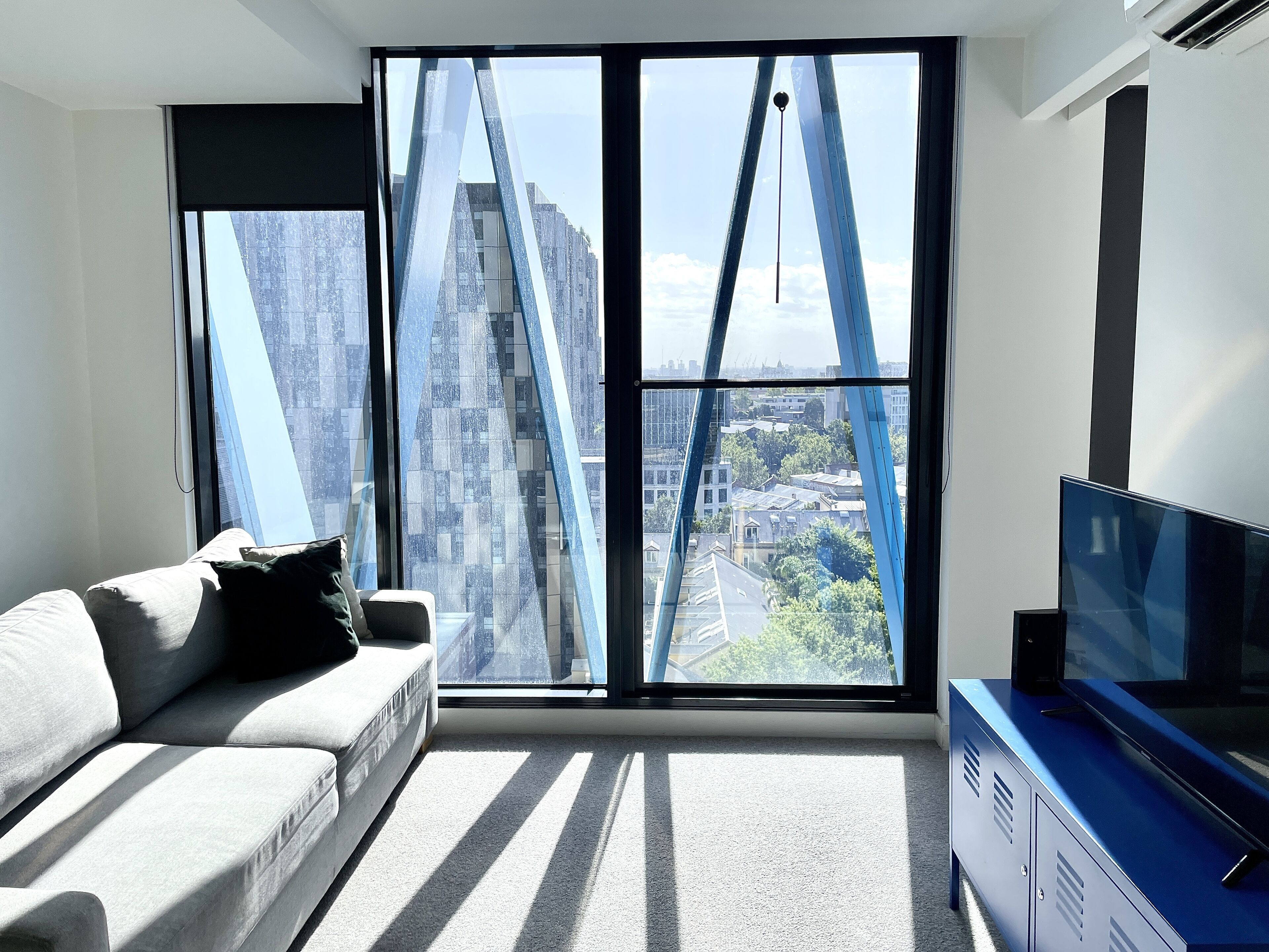 Readyset Apartments on Bouverie