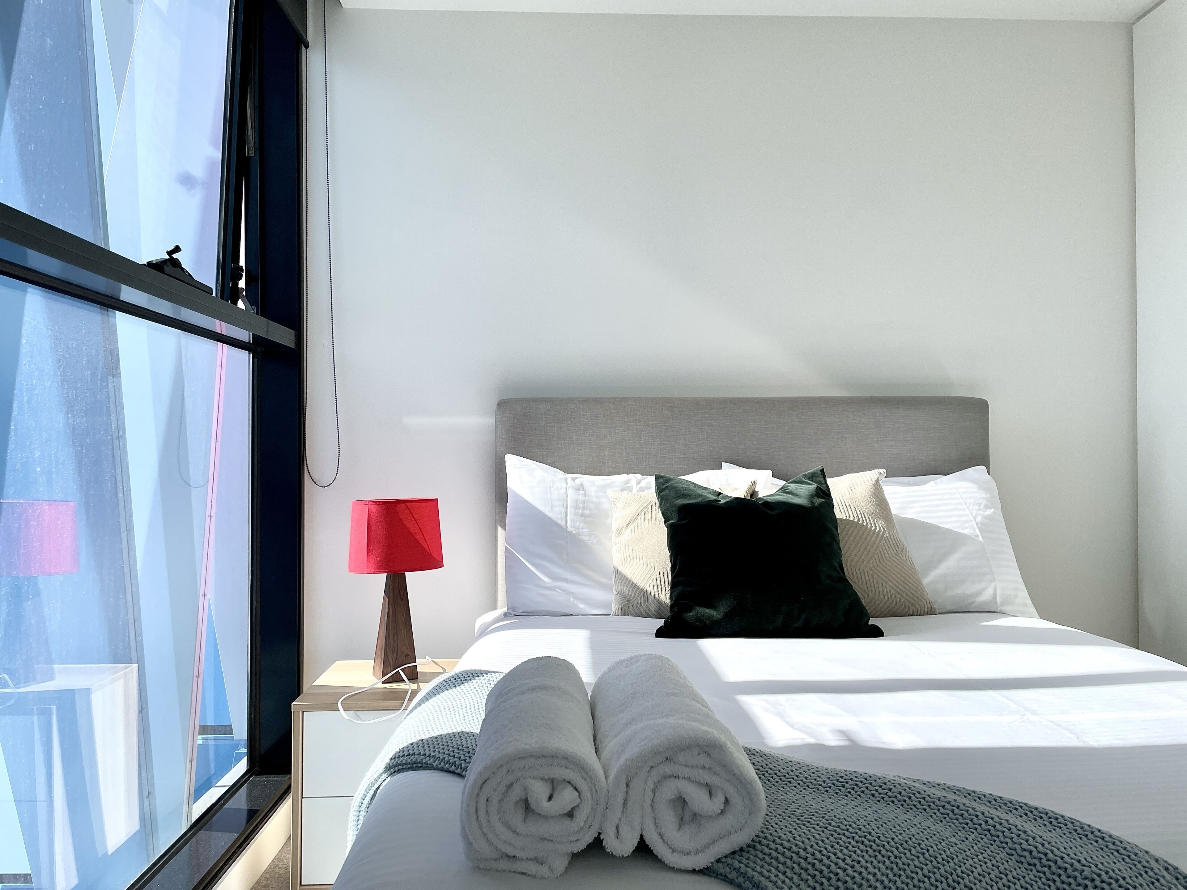 Readyset Apartments on Bouverie