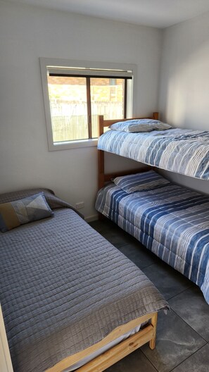 2 soverom, strykejern/-brett og wi-fi (inkludert)