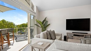 TV - 3/235 Gympie Tce Noosaville (Noosaville)