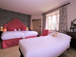 Deluxe Double or Twin Room | In-room safe, individually decorated, individually furnished