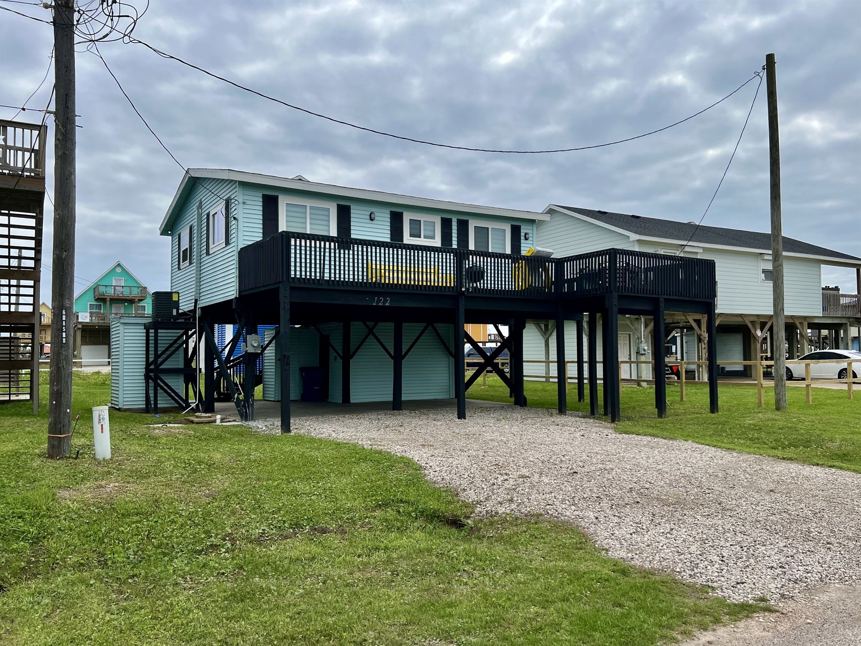 Just a sweet little place to get-a-way and detach from reality! Newly remodeled!