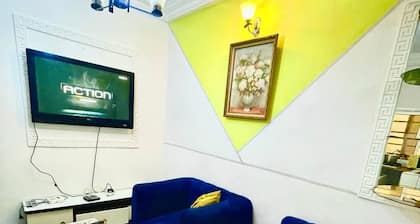 1 Bed Studio Sleeps 2 - Wifi, Balcony, Parking