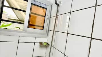 Căn hộ | Phòng tắm | Buồng tắm vòi sen, khăn tắm