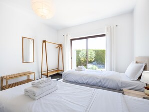 2 室のベッドルーム、WiFi、ベッドシーツ