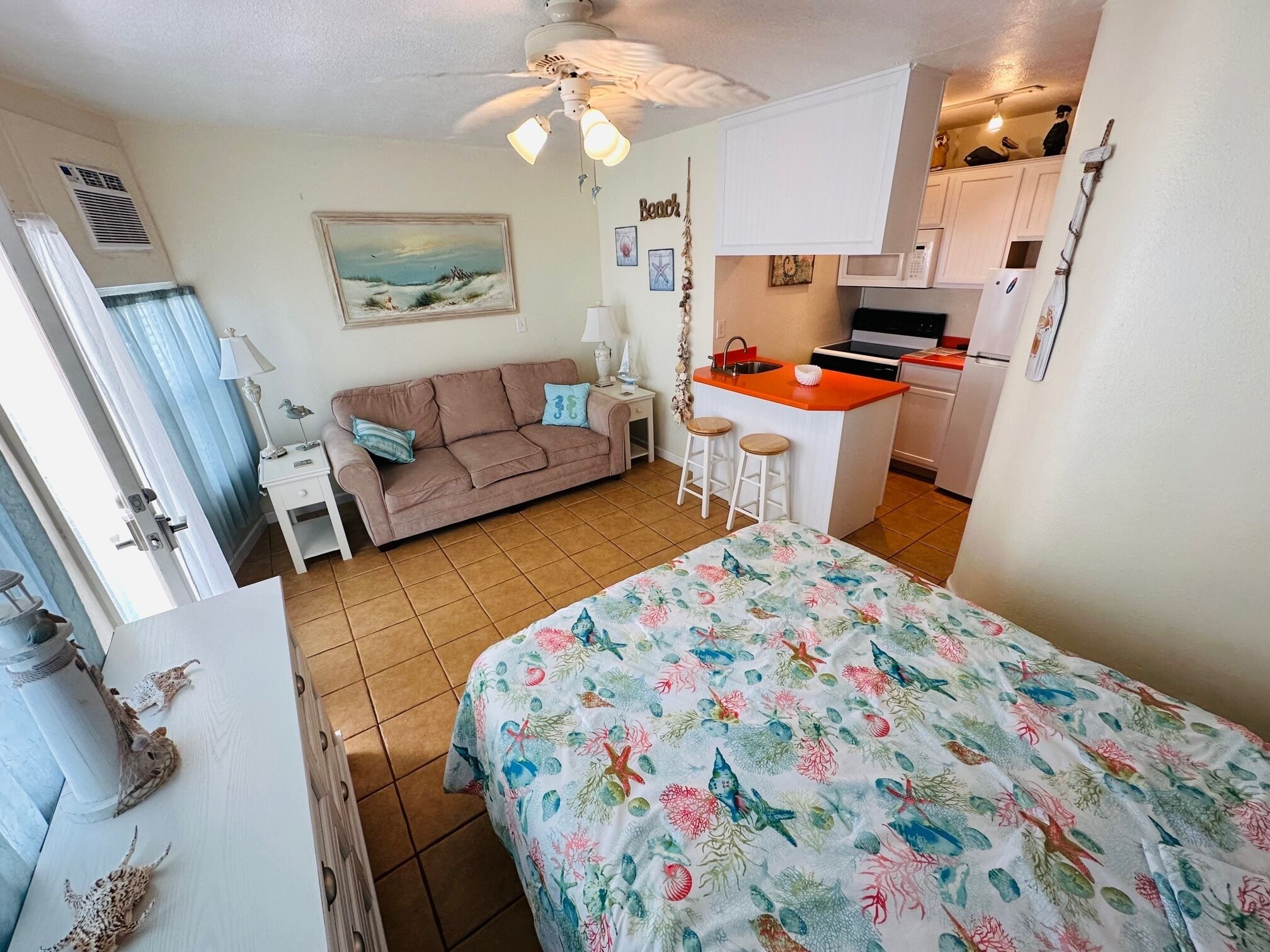 Redington Directly on the Beach Sea Rocket WiFi Parking 25