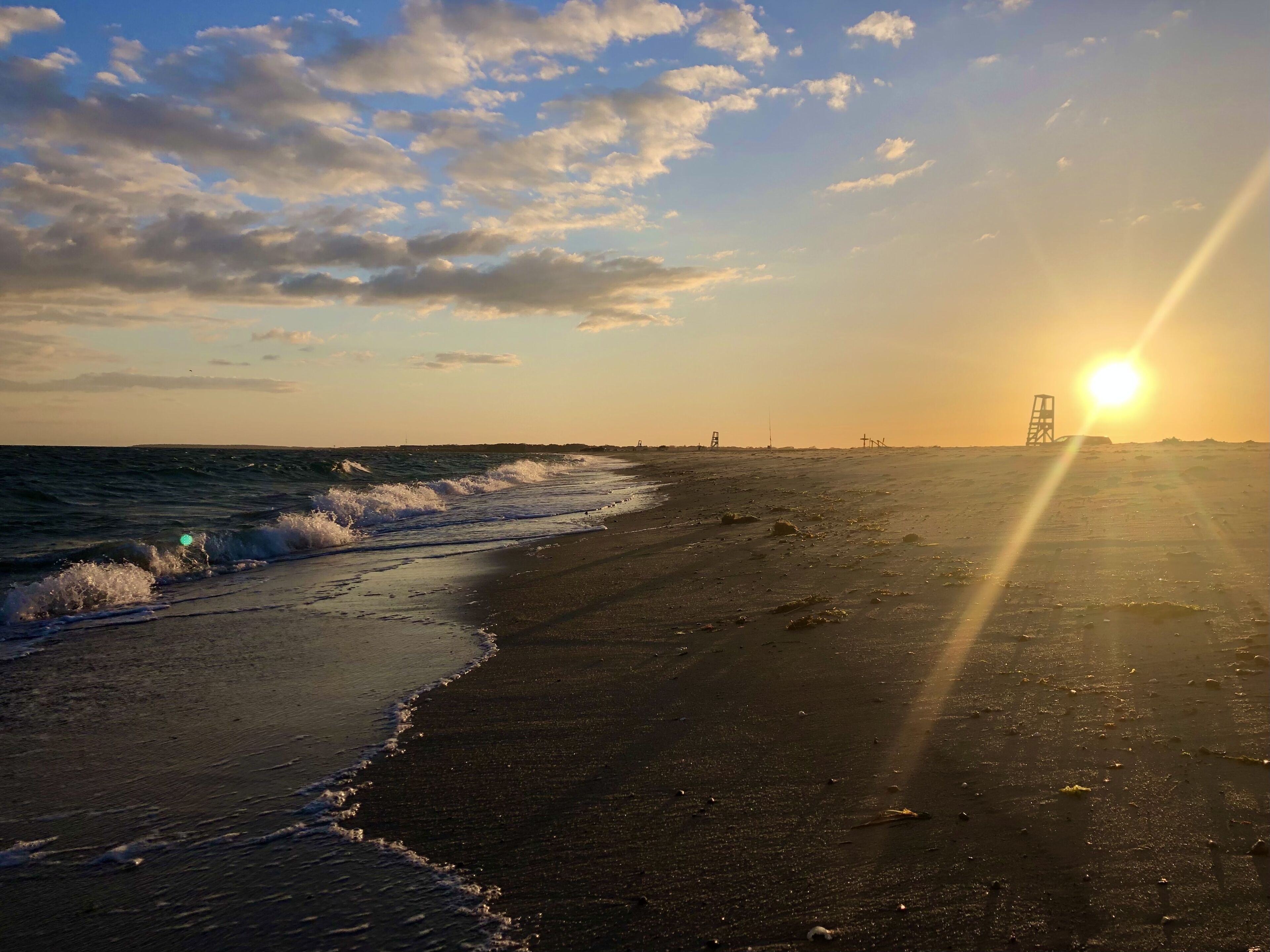 Cape Cod Retreat, pond view, 1.8 miles to beach with central air